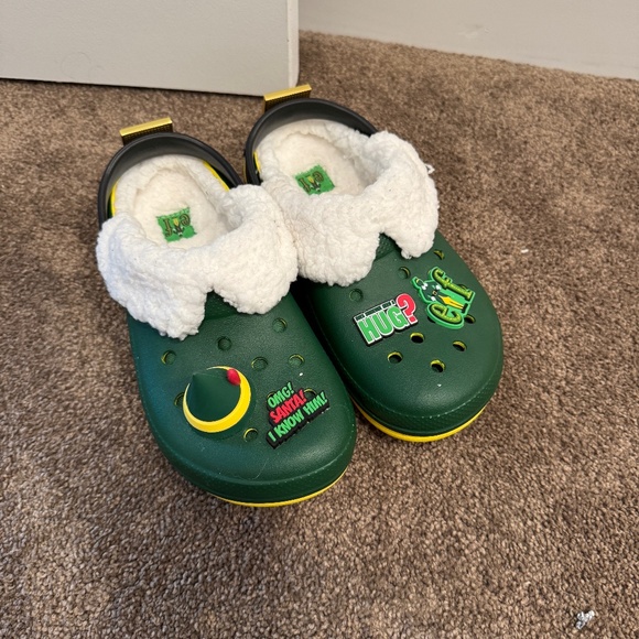Elf fuzz lined holiday crocs size junior 4 kids sandals - Picture 1 of 6